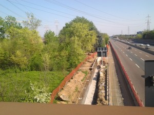 Lavori di fianco all'autostrada 